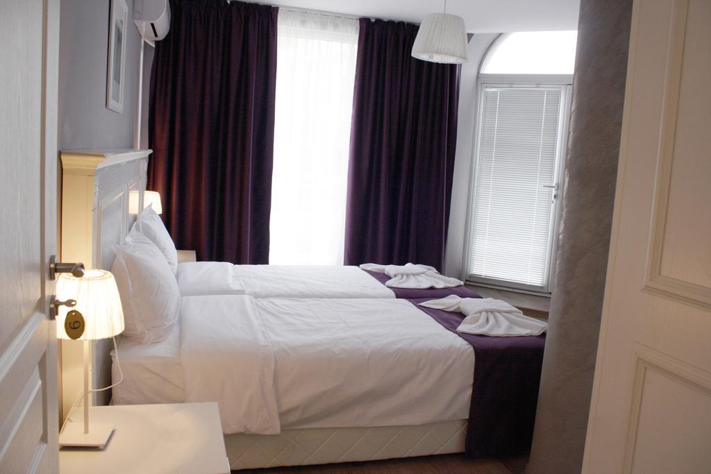 Avenue Hotel Sjoemen Buitenkant foto